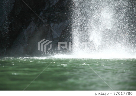 八反の滝 57017780