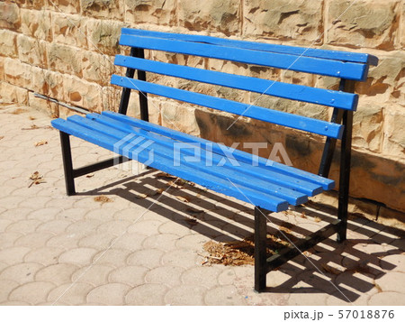 マルタ共和国スリーマ　インディペンデンスガーデンのベンチ 57018876