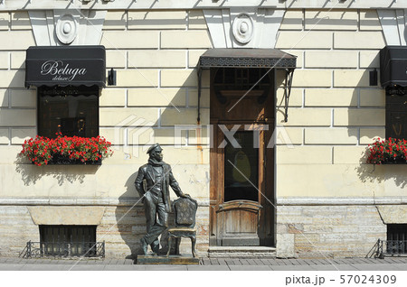 bronze monument to Ostap Bender on the Italian bronze monument to Ostap Bender on the Italian 57024309