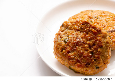 鶏肉のハンバーグ。 57027707
