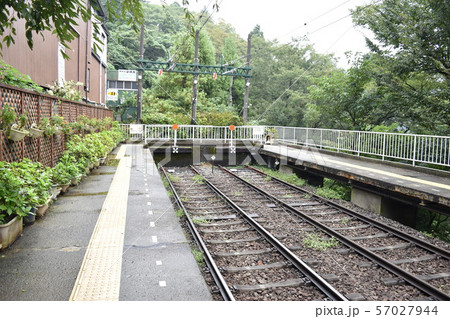 スイッチバックのために行き止まりとなった箱根登山電車大平台駅 57027944