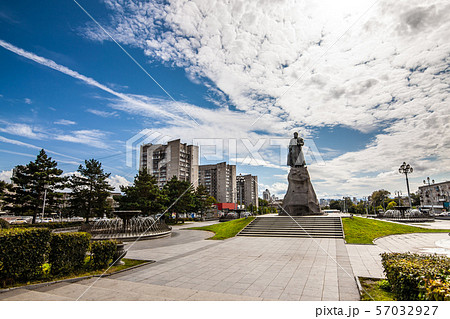 Monument to Khabarov the founder of Khabarovsk 57032927