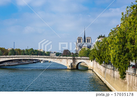 View over the river Seine in Paris, France 57035178