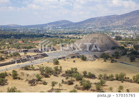 ピラミッド 57035765