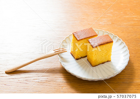 カステラ、菓子、おやつ、スイーツ、焼き菓子、和三盆 57037075