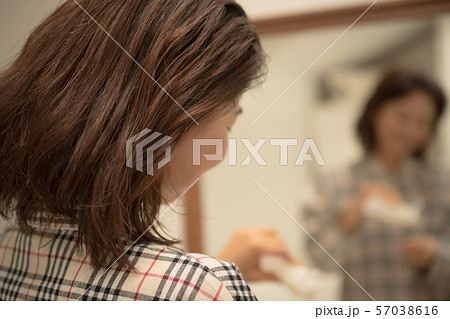 a thirty-something woman 57038616