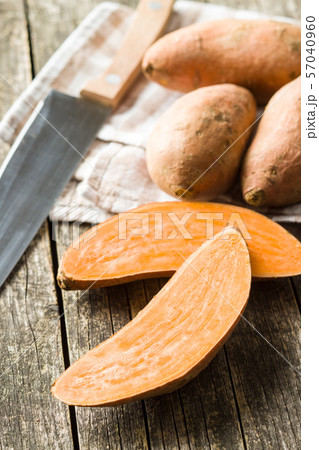 The sweet potatoes. 57040960