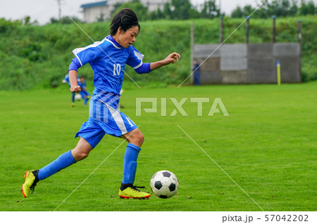 サッカー　フットボール 57042202