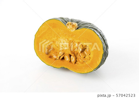カットした坊っちゃんカボチャ 57042523