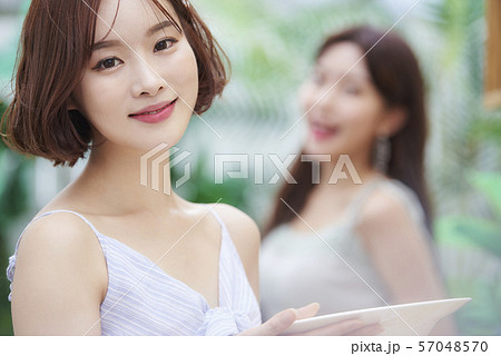 女性 パーティー 女性 パーティー 57048570