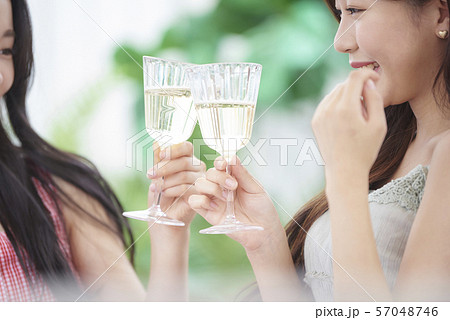 女性　パーティー 57048746