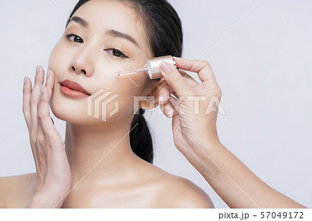 女性　ビューティー 57049172