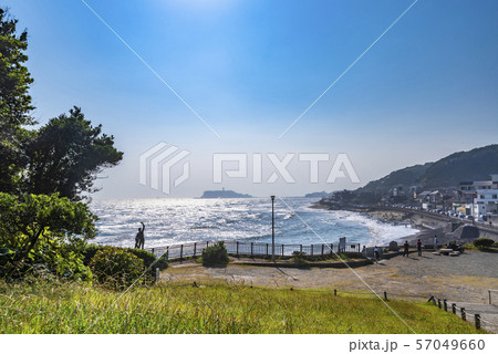 夏の稲村ヶ崎の風景 57049660