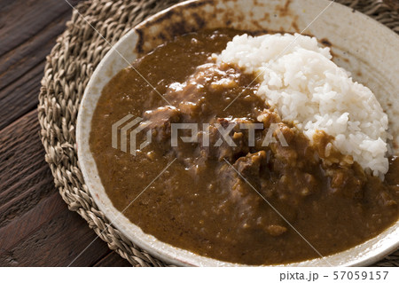 じっくりとことこと煮込んだ、牛ばら肉のカレー 57059157