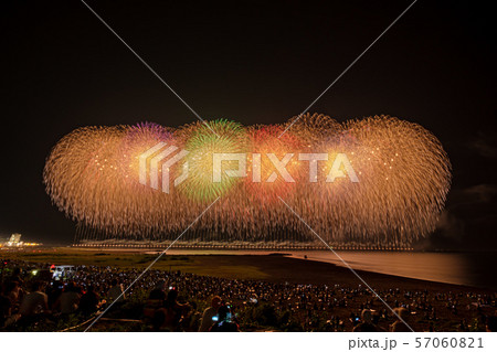 柏崎花火・尺玉100発同時打ち 57060821