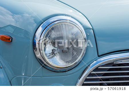 自動車のヘッドライト Headlight of the car 自動車のヘッドライト Headlight of the car 57061918