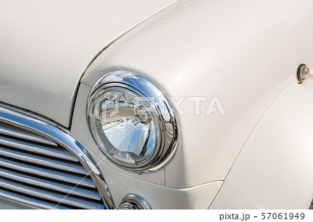自動車のヘッドライト Headlight of the car 自動車のヘッドライト Headlight of the car 57061949