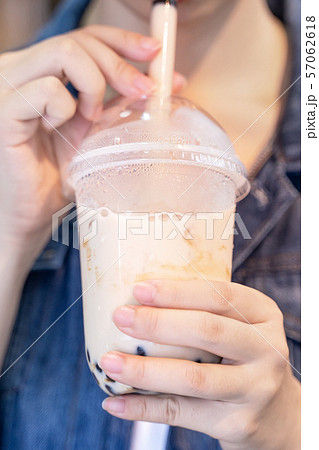タピオカミルクティー 台湾 飲み物 タピオカ 57062618