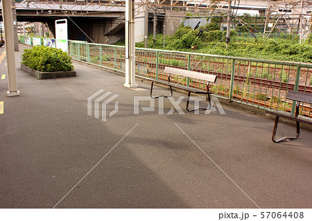 南武線の浜川崎駅のホーム 57064408