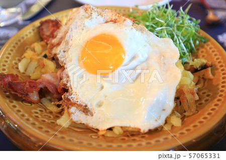スイス料理のロスティ スイス料理のロスティ 57065331