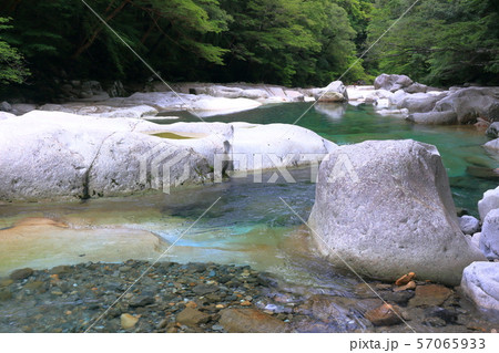 面河渓 河原で楽しむ(愛媛県) 面河渓 河原で楽しむ(愛媛県) 57065933
