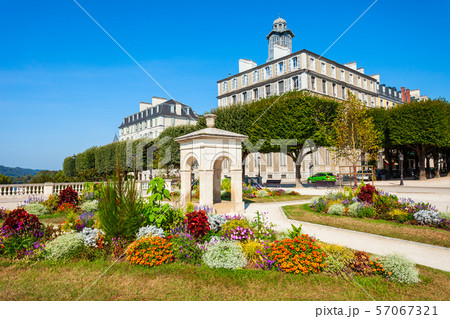 Fountain at Boulevard Pyrenees, Pau Fountain at Boulevard Pyrenees, Pau 57067321