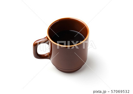 ホット コーヒー ブラック 白背景 57069532