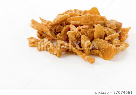 鶏皮のカリカリ揚げ 鶏皮のカリカリ揚げ 57074661