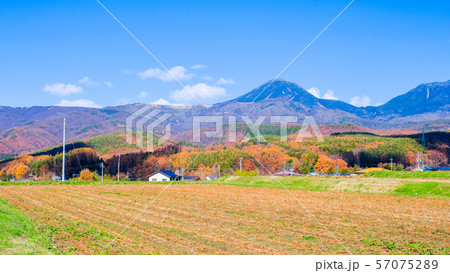 茅野市から望む秋の蓼科山 茅野市から望む秋の蓼科山 57075289
