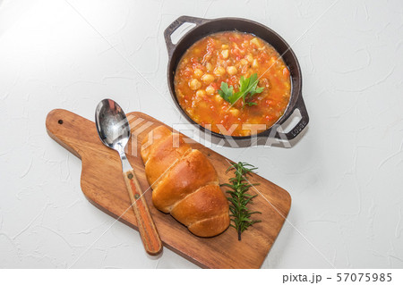 ひよこ豆のスープ Moroccan chickpea beans soup ひよこ豆のスープ Moroccan chickpea beans soup 57075985