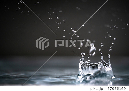 水しぶきのハイスピード撮影 57076169
