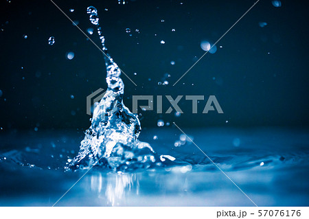 水しぶきのハイスピード撮影 57076176