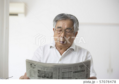 普段の生活、日本人男性高齢者 57076478