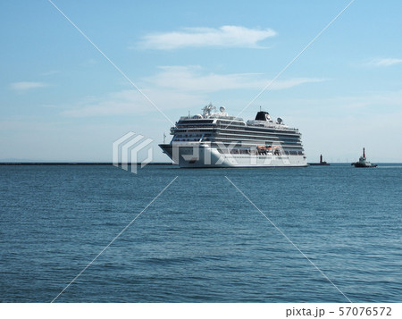 小樽港に入港する「バイキング・オリオン」 小樽港に入港する「バイキング・オリオン」 57076572
