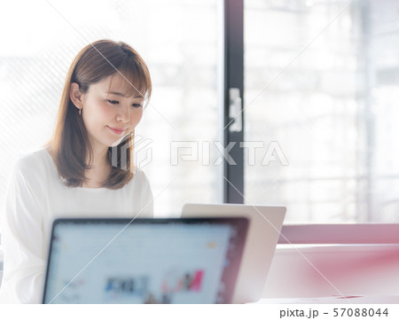 ビジネスウーマン ビジネスウーマン 57088044