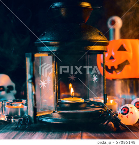 ハロウィーン ハロウィン 祈る 57095149