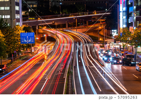 《東京都》交通イメージ・青山通りの立体 57095263