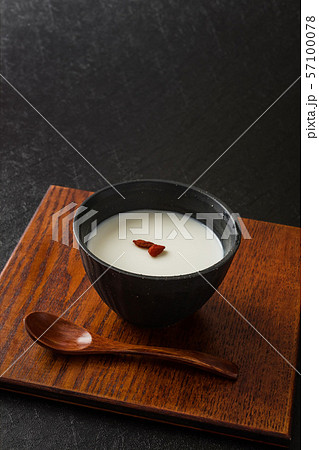 杏仁豆腐 Apricot kernel tofu Taiwan dessert 杏仁豆腐 Apricot kernel tofu Taiwan dessert 57100078