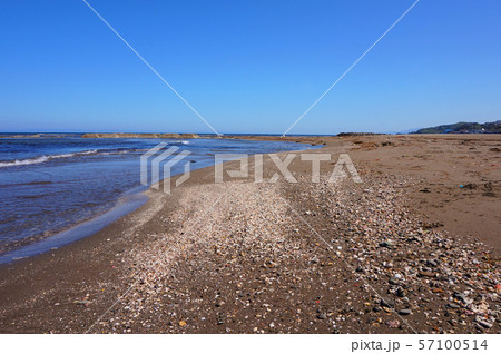 新潟県 大崎海水浴場 海 海岸 日本海 砂浜 磯遊び 釣り サーフの写真素材