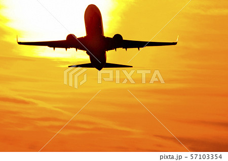最高に美しい夕焼け飛行機 The most beautiful sunset airplane 最高に美しい夕焼け飛行機 The most beautiful sunset airplane 57103354