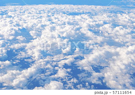 雲の上の空の写真素材