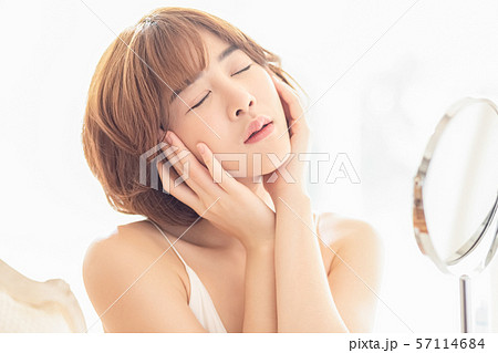 女性　ビューティー 57114684