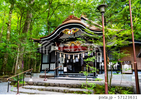 山梨県富士吉田市 新屋山神社 本宮 山梨県富士吉田市 新屋山神社 本宮 57123631