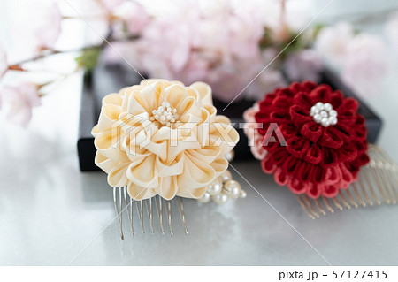 つまみ細工の簪 つまみ細工の簪 57127415