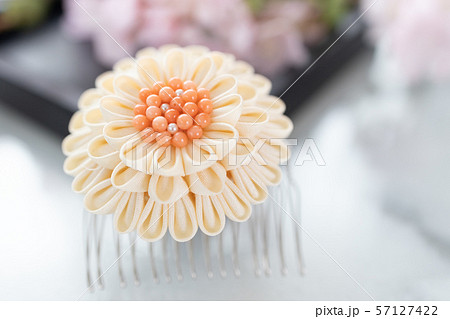 つまみ細工の簪 つまみ細工の簪 57127422