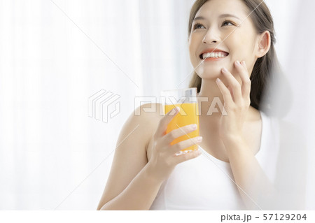 女性　健康　ヘルシー 57129204