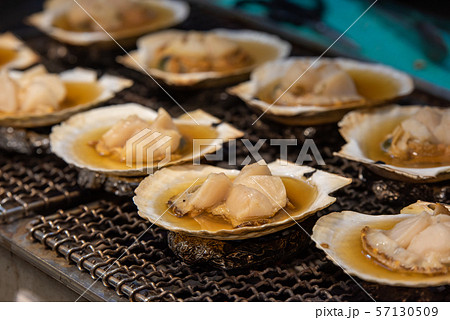 北海道　函館朝市　ホタテ焼き 57130509