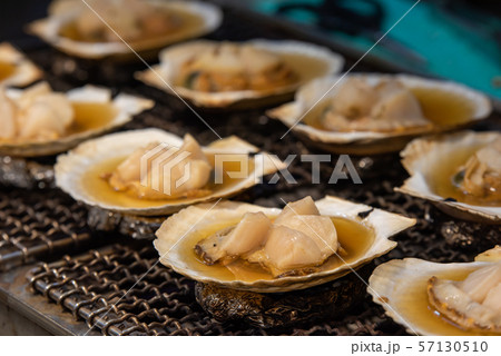 北海道　函館朝市　ホタテ焼き 57130510