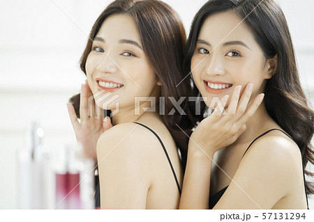 女性　ビューティー 57131294