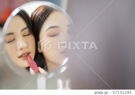 女性　ビューティー 57131295